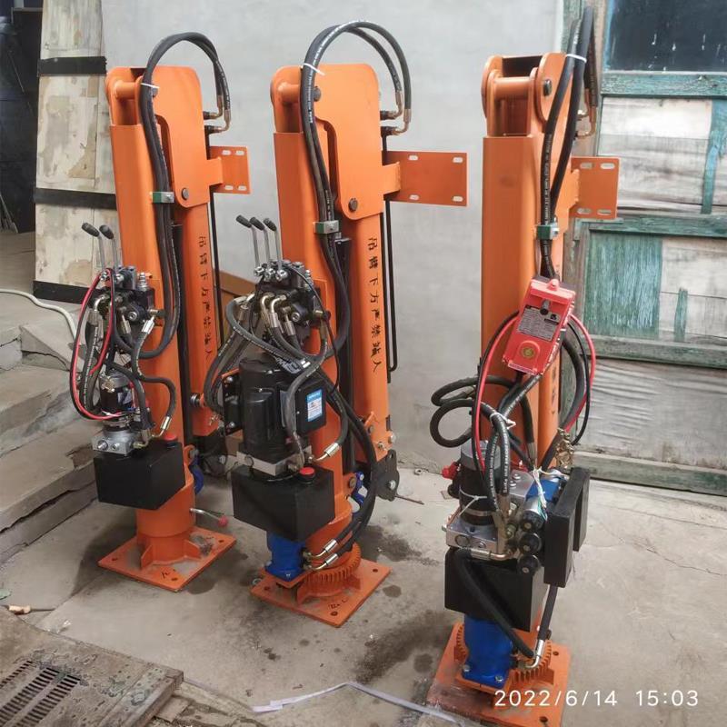 卓兰镇重汽蓝牌随车吊 3.2吨 国六动力强 液压驱动 农用自卸起重机